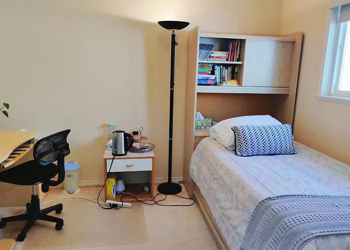Helen\'S House / Close To Skytrain And Airport